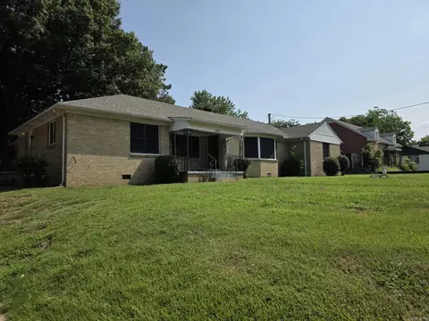 805 W W Ct, Paragould, AR 72450