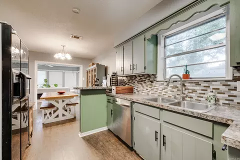 Kitchen - 1320 Sunset Dr, Conway, AR 72032 photo 2 of 3