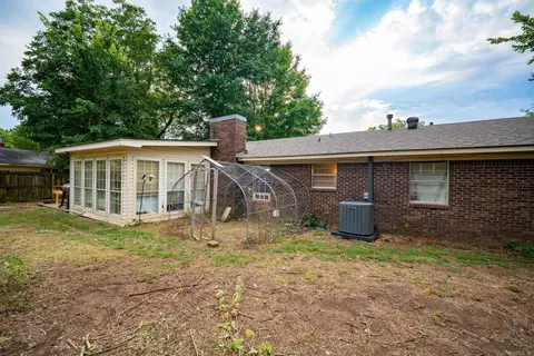 Exterior - 1320 Sunset Dr, Conway, AR 72032 photo 6 of 6