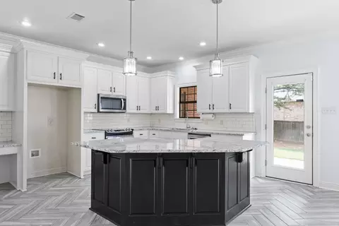 Kitchen - 4035 Newcastle Dr, Conway, AR 72034 photo 1 of 2