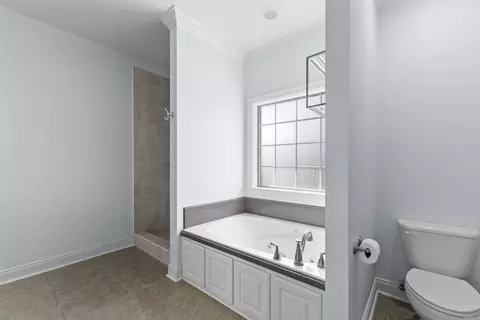 Bath - 4035 Newcastle Dr, Conway, AR 72034 photo 2 of 5
