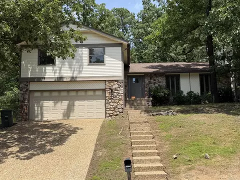 1807 Shumate Dr, Little Rock, AR 72212