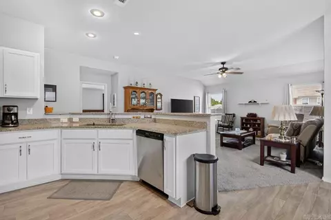 Kitchen - 3000 Emerald Park Trl, Bauxite, AR 72011 photo 4 of 4