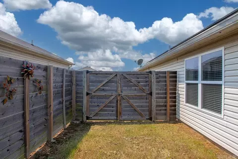 Exterior - 3000 Emerald Park Trl, Bauxite, AR 72011 photo 8 of 10