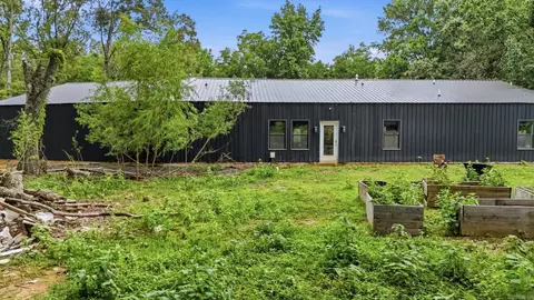 Exterior - 105 Lamb Park Rd, Lonoke, AR 72086 photo 2 of 4