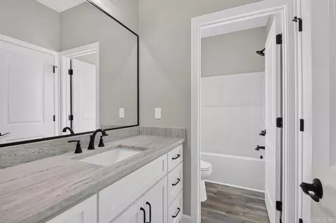 Bath - 2115 Sable Oaks, Bryant, AR 72022 photo 4 of 5