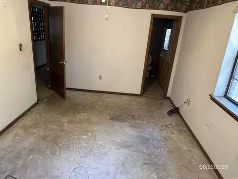 Bedroom - 575 Bowers Loop, Dover, AR 72837 photo 1 of 2