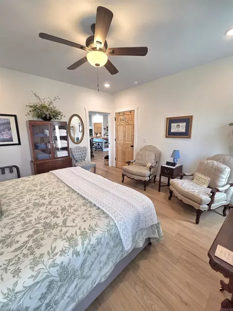 Bedroom - 201 Whitfield Ave, Mountain View, AR 72560 photo 2 of 4