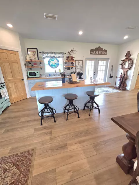 Kitchen - 201 Whitfield Ave, Mountain View, AR 72560 photo 4 of 4