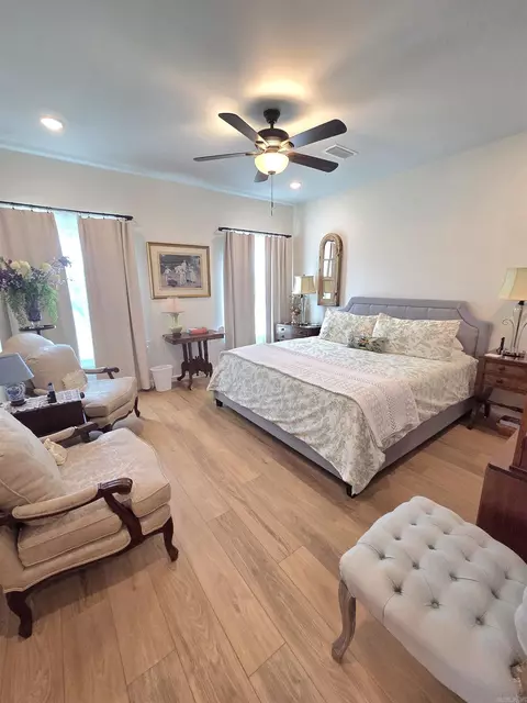 Bedroom - 201 Whitfield Ave, Mountain View, AR 72560 photo 1 of 4