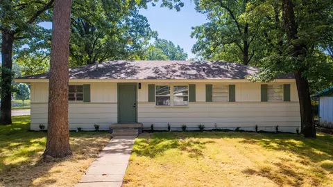 18 Westminister Dr, Little Rock, AR 72209