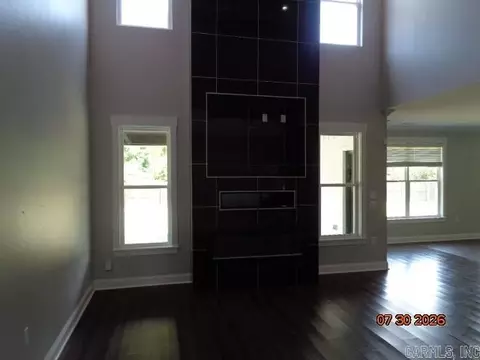 Living - 2928 Creekside Dr, Alexander, AR 72002 photo 3 of 7