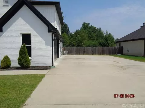 Exterior - 2928 Creekside Dr, Alexander, AR 72002 photo 4 of 11