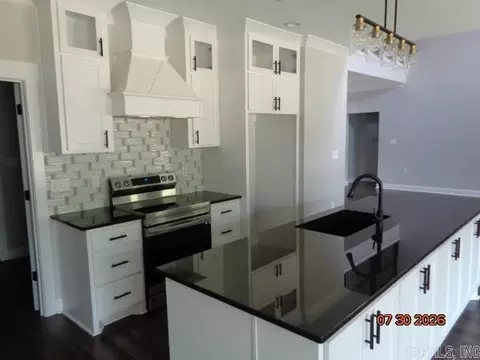 Kitchen - 2928 Creekside Dr, Alexander, AR 72002 photo 1 of 1