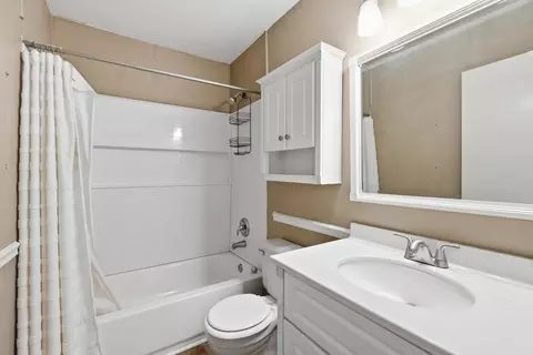 Bath - 128 Eve Ln, Conway, AR 72034 photo 2 of 2