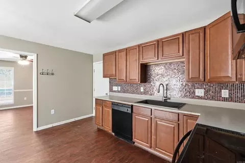 Kitchen - 128 Eve Ln, Conway, AR 72034 photo 3 of 5