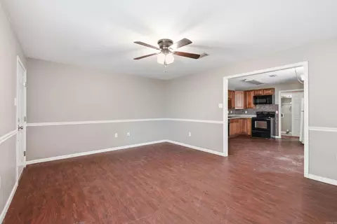 Living - 128 Eve Ln, Conway, AR 72034 photo 2 of 4