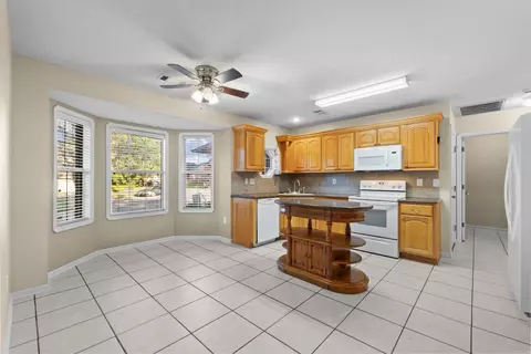 Kitchen - 1670 Nuthatch Cir, Conway, AR 72034 photo 1 of 5