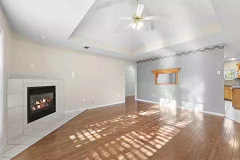 Living - 1670 Nuthatch Cir, Conway, AR 72034 photo 3 of 4