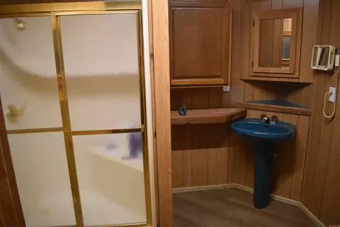 Bath - 70 Greenhead Ln, Altheimer, AR 72004 photo 1 of 3