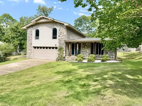 11 Heritage Ct, Little Rock, AR 72211