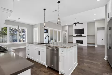 Kitchen - 6845 Hilo Ave, Benton, AR 72019 photo 3 of 3