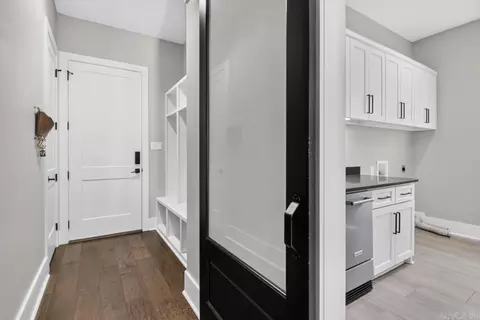Entry Way - 6845 Hilo Ave, Benton, AR 72019 photo 2 of 3