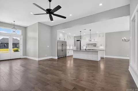 Living - 6845 Hilo Ave, Benton, AR 72019 photo 2 of 3