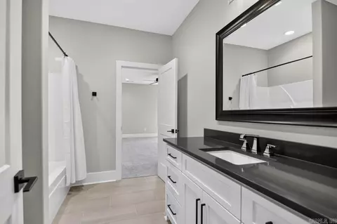 Bath - 6845 Hilo Ave, Benton, AR 72019 photo 8 of 8