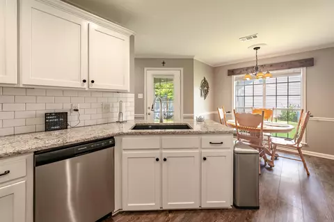 Kitchen - 17 Robin Ln, Cabot, AR 72023 photo 2 of 3