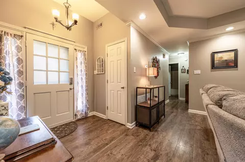 Entry Way - 17 Robin Ln, Cabot, AR 72023 photo 1 of 4