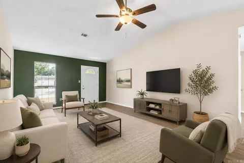 Living - 12902 Carousel Dr, Alexander, AR 72002 photo 2 of 7