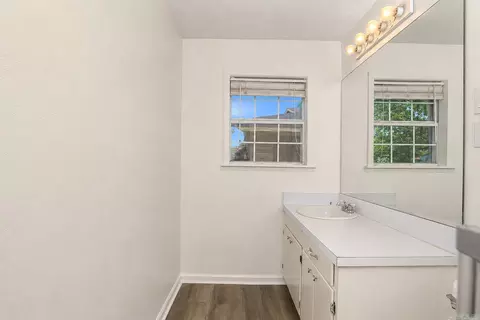 Bath - 3204 W 16, Pine Bluff, AR 71603 photo 3 of 4