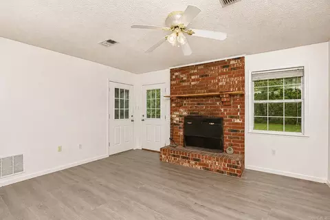 Living - 3204 W 16, Pine Bluff, AR 71603 photo 3 of 7