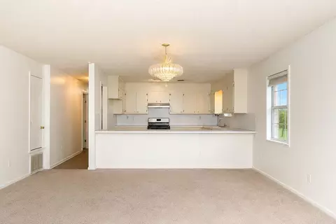 Living - 3204 W 16, Pine Bluff, AR 71603 photo 2 of 7