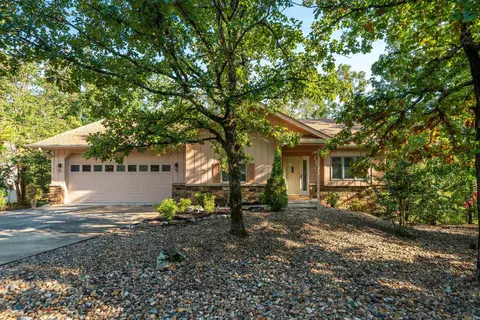 7 Paterna Ln, Hot Springs Village, AR 71909