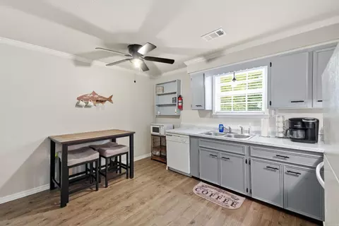 Kitchen - 29 Pine Needle Rd, Higden, AR 72067 photo 5 of 7