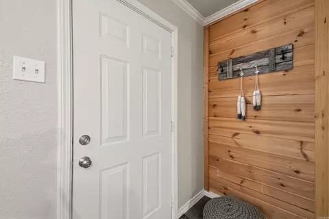 Entry Way - 29 Pine Needle Rd, Higden, AR 72067 photo 2 of 2