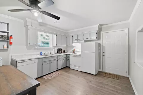 Kitchen - 29 Pine Needle Rd, Higden, AR 72067 photo 7 of 7