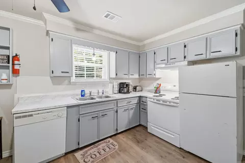 Kitchen - 29 Pine Needle Rd, Higden, AR 72067 photo 1 of 7