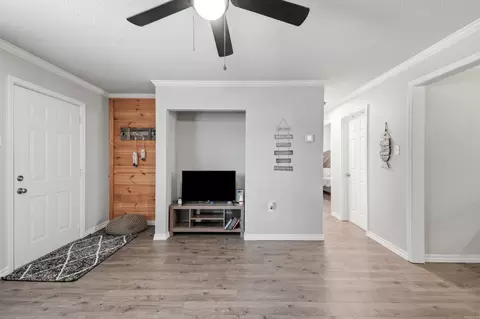 Entry Way - 29 Pine Needle Rd, Higden, AR 72067 photo 1 of 2