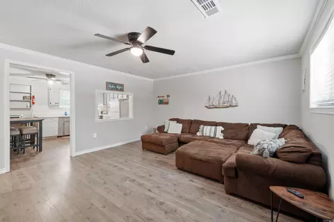 Living - 29 Pine Needle Rd, Higden, AR 72067 photo 1 of 3