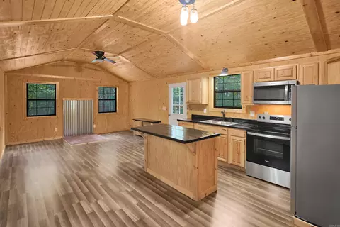 Kitchen - 2894 Southfork Rd, Mount Ida, AR 71957 photo 1 of 3