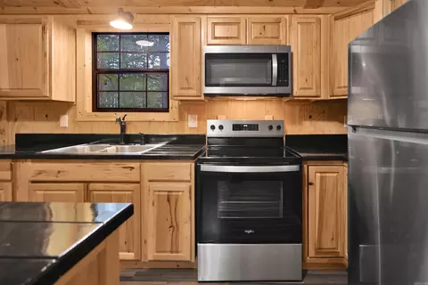 Kitchen - 2894 Southfork Rd, Mount Ida, AR 71957 photo 3 of 3