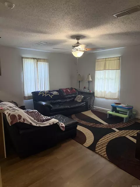 Living - 6504 S Mulberry St, Pine Bluff, AR 71603 photo 1 of 2