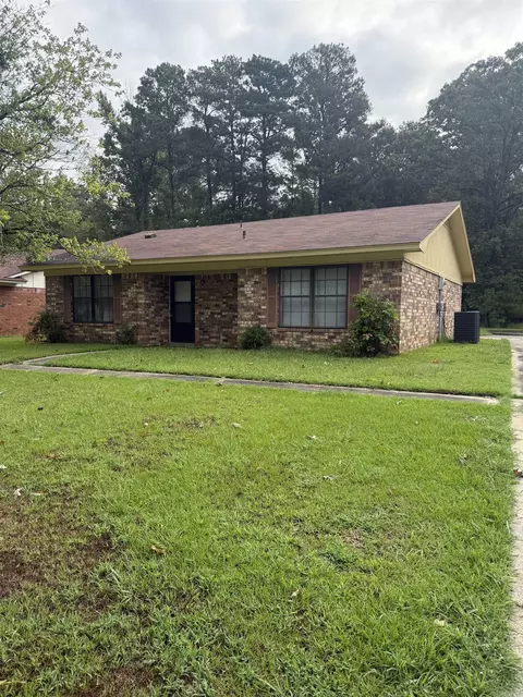 Exterior - 6504 S Mulberry St, Pine Bluff, AR 71603 photo 2 of 4