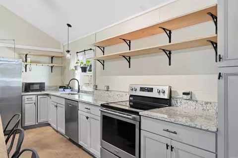 Kitchen - 39 N Coran Dr, Conway, AR 72032 photo 6 of 6