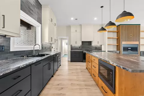 Kitchen - 16 Avondale Rd, Cabot, AR 72023 photo 3 of 5