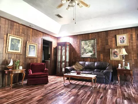 Living - 9410 Jimbert Dr, Pine Bluff, AR 71603 photo 3 of 8