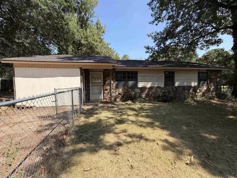 2522 Ward Dr, Benton, AR 72019
